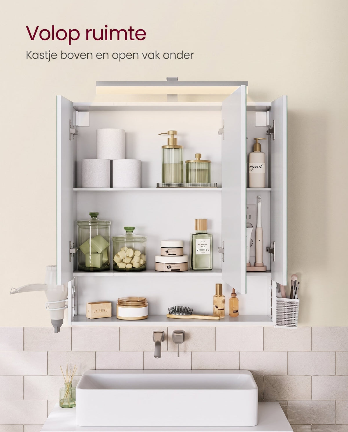 Spiegelkast met Stopcontacten, Föhnhouder en 3 Deuren, 16,5 x 70 x 75 cm