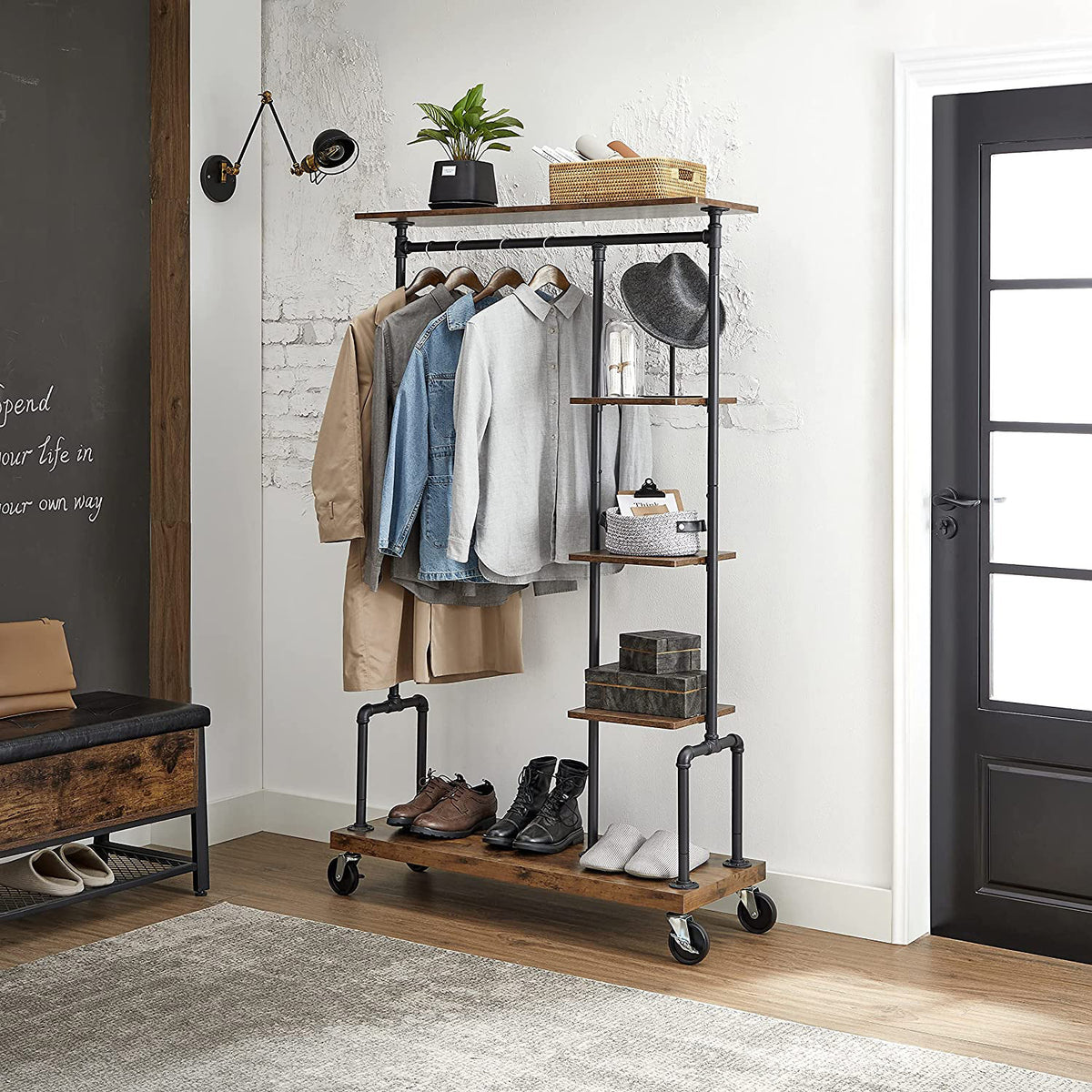 Kledingrek op Wielen met 5 Planken, Metaal in Houtlook, Vintagebruin