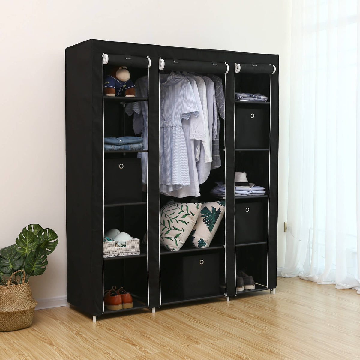 Stoffen Kledingkast met 12 Planken, Kledingroede en 3 Roldeuren, 150 x 45 x 175 cm