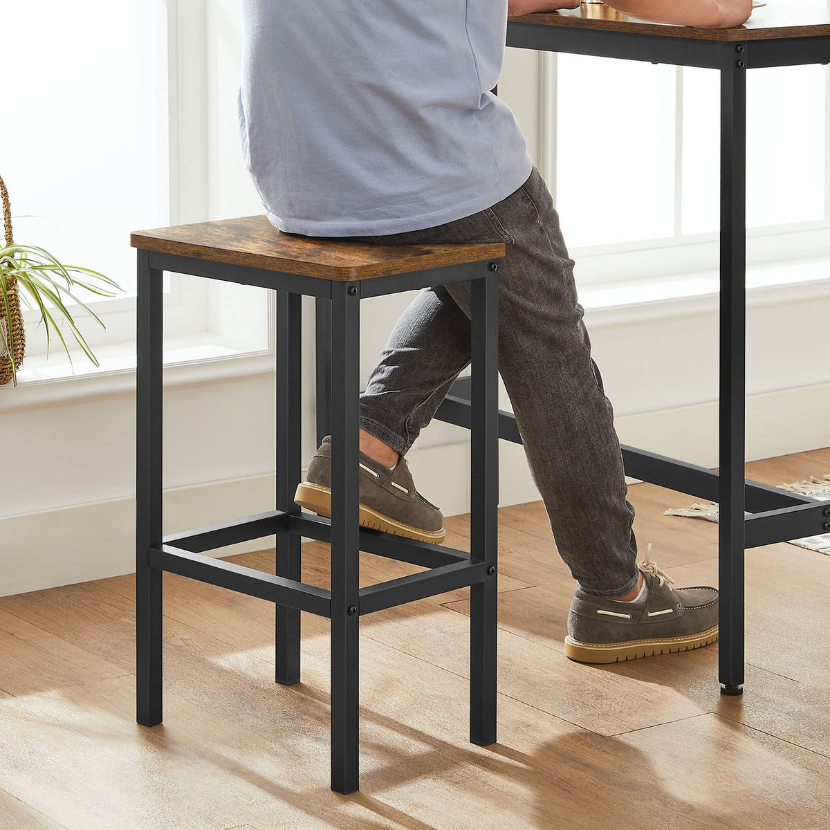 Bartafelset met 2 Barkrukken in Industrieel Design, 100 x 40 x 90 cm