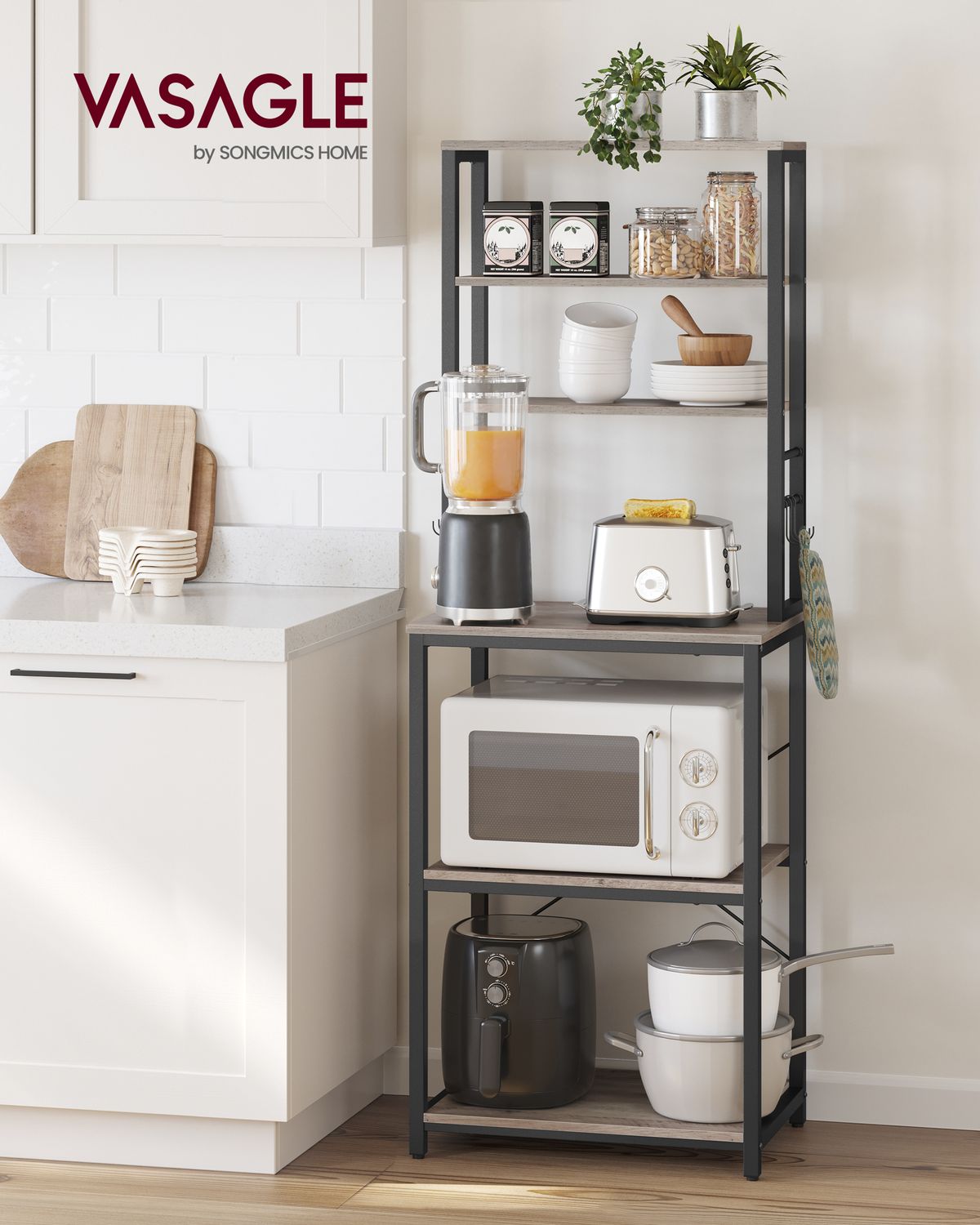 Metalen Keukenrek met Legplanken en 6 Haken in Industrieel Design – productweergave 14 | De Groot Living