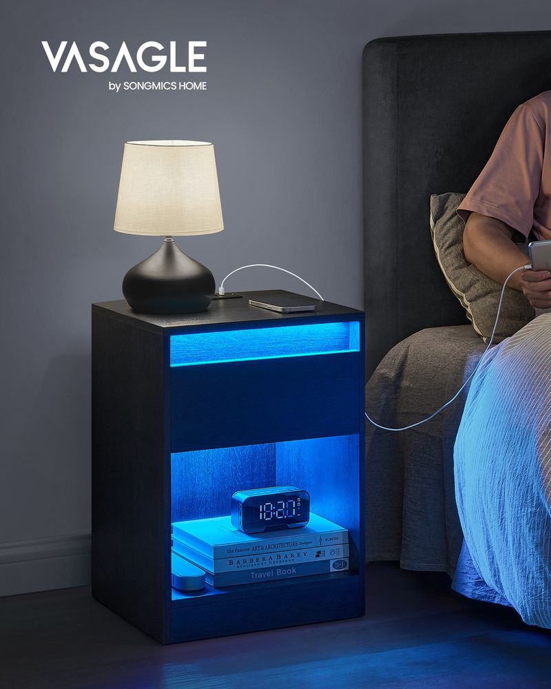 Nachtkastje met Verstelbare LED-Verlichting en Stopcontacten – productweergave 8 | De Groot Living