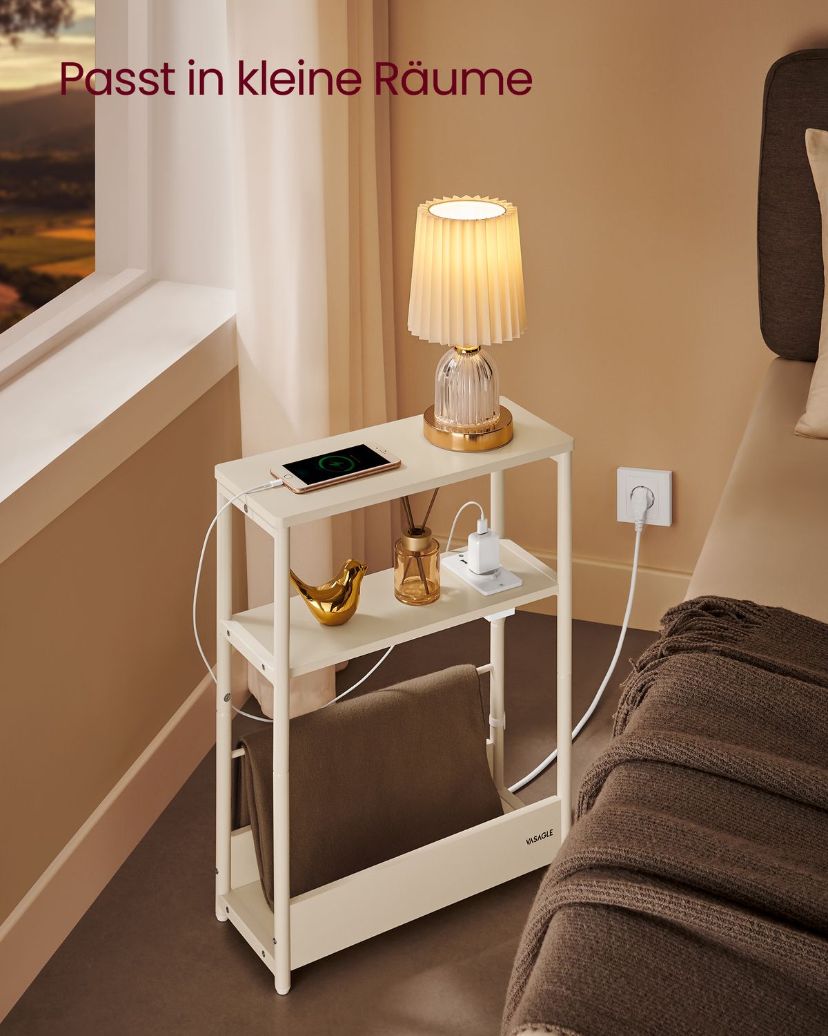 Smalle Bijzettafel met 3 Planken en Oplaadfunctie – productweergave 6 | De Groot Living